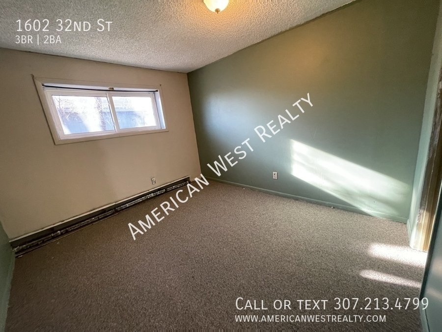 1602 32nd St property image