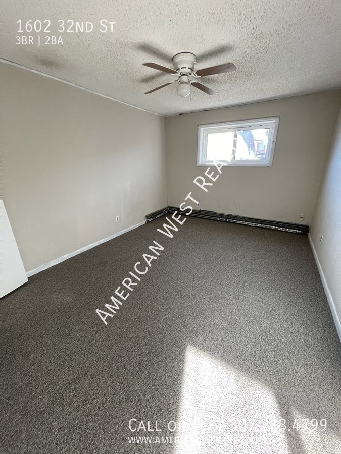 1602 32nd St property image