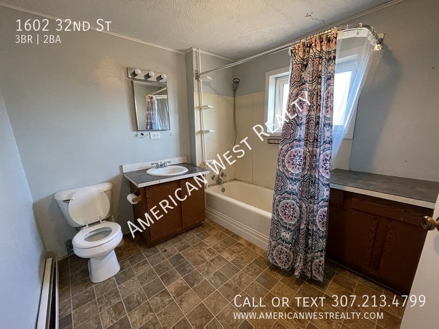 1602 32nd St property image