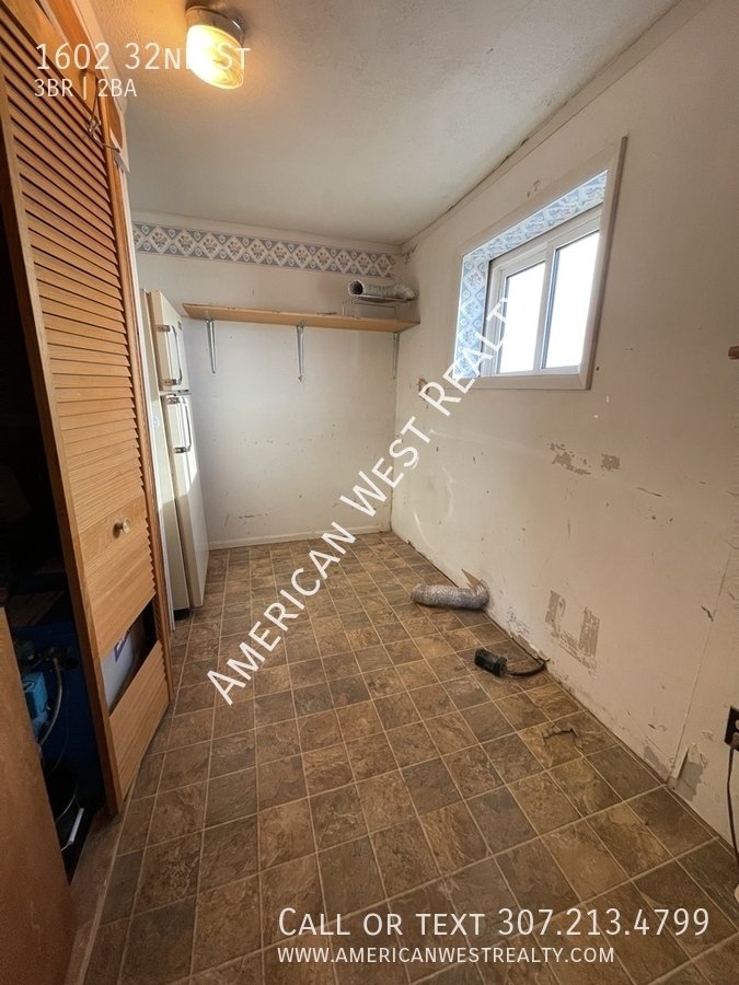 1602 32nd St property image