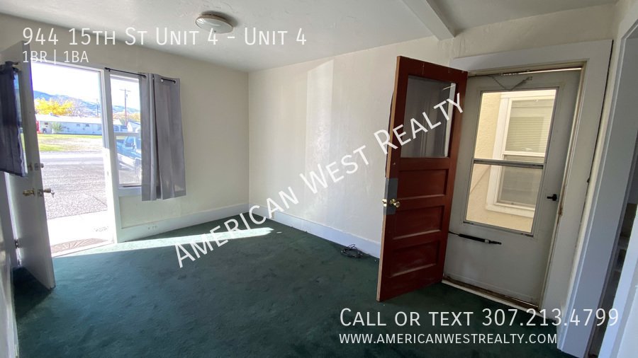 944 15th St Unit 4 property image