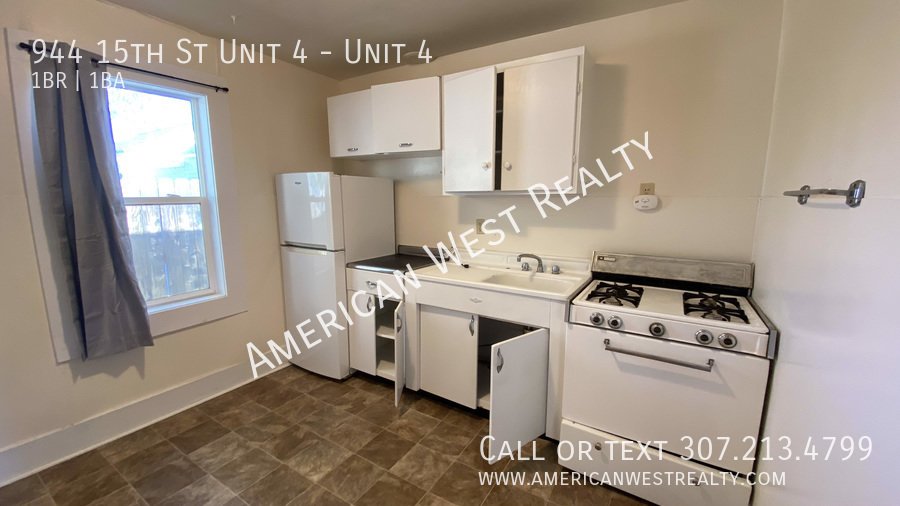 944 15th St Unit 4 property image