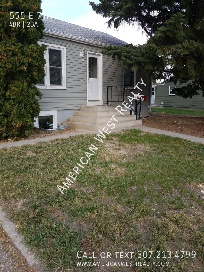 555 E 7th St property image