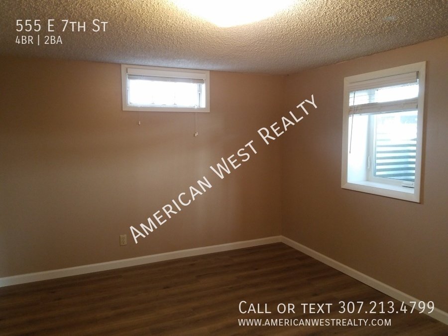 555 E 7th St property image