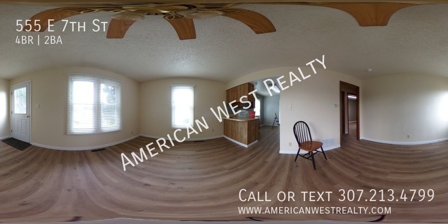 555 E 7th St property image