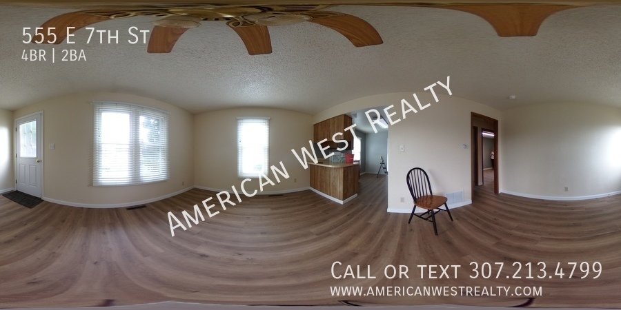 555 E 7th St property image