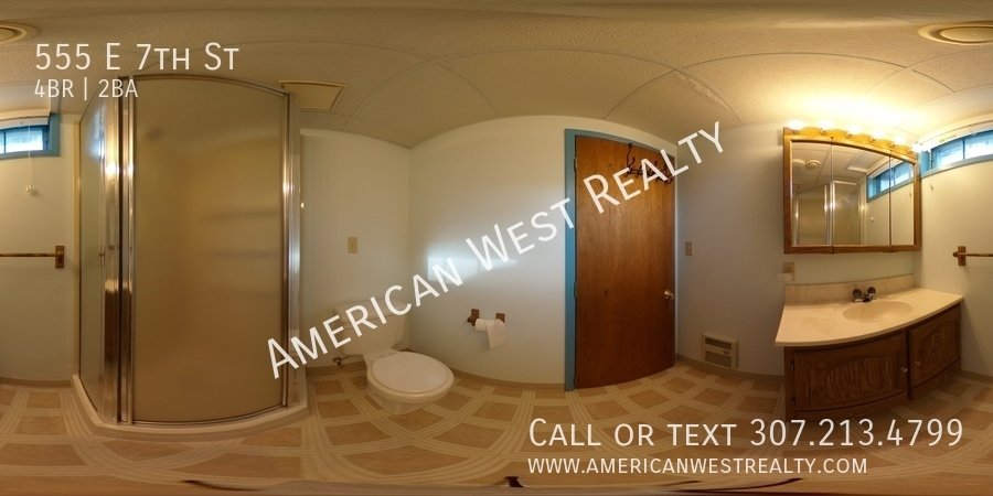 555 E 7th St property image