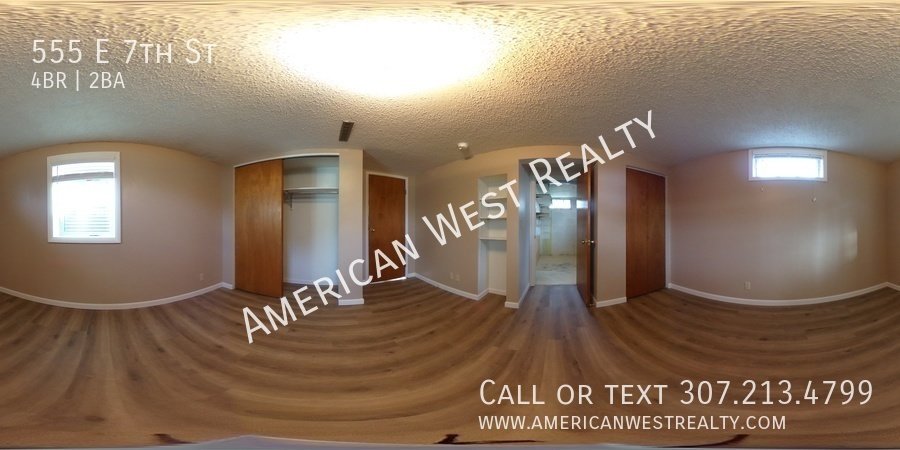 555 E 7th St property image