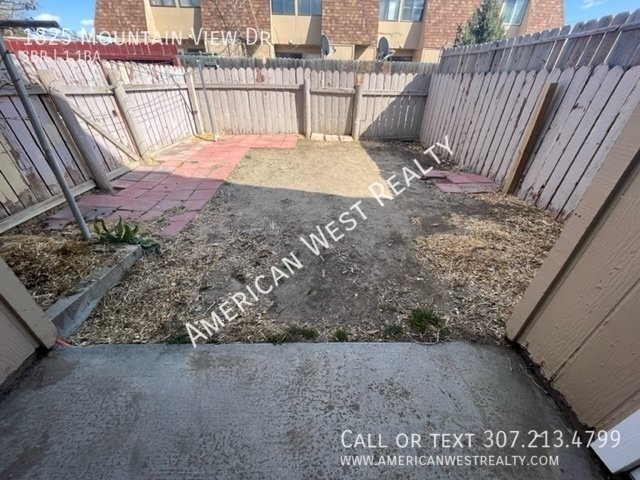 3 Bed, 1.5 Bath Townhouse property image