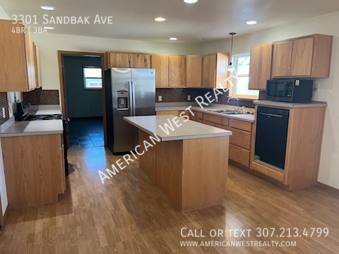 Large 4bed/3bath/2car property image