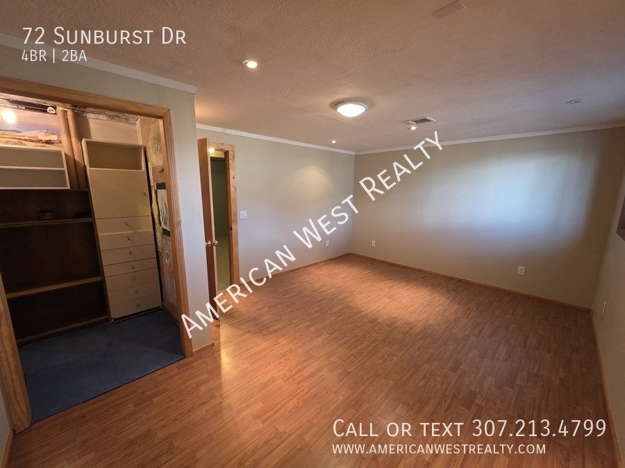 4bed/2bath pet-friendly house property image