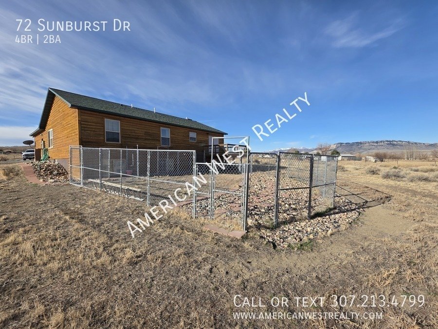 4bed/2bath pet-friendly house property image