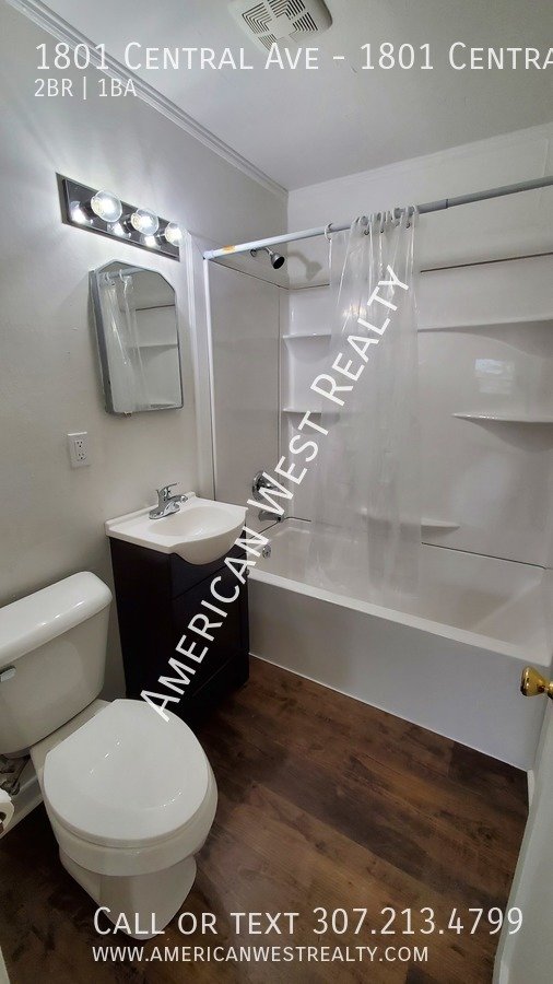 2bed/1bath with washer/dryer property image