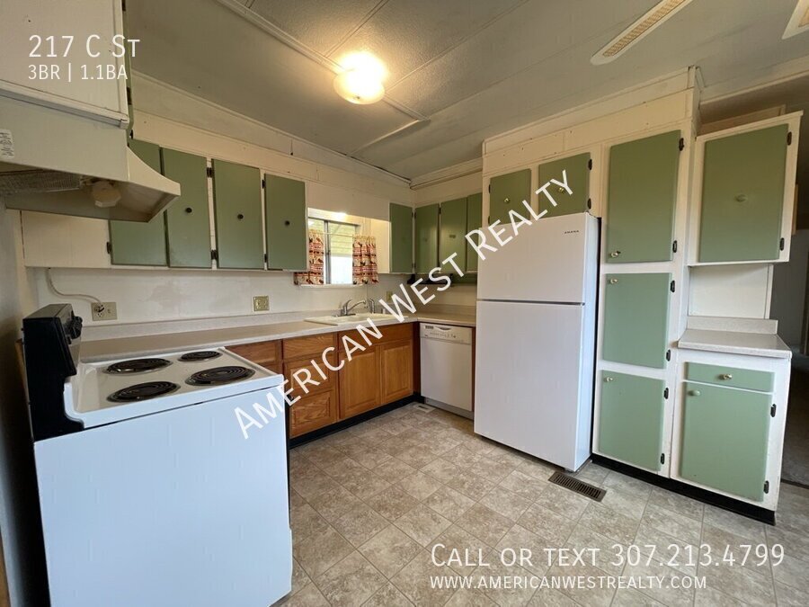 217 C St property image