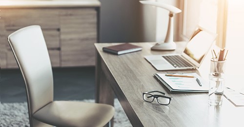 Picking The Perfect Desk For Your Home Office